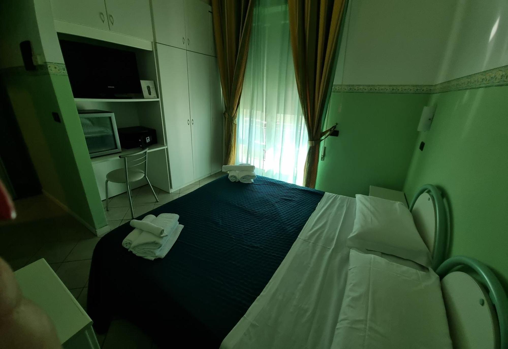 Hotel K2 Cervia 3 Stelle Sup Экстерьер фото