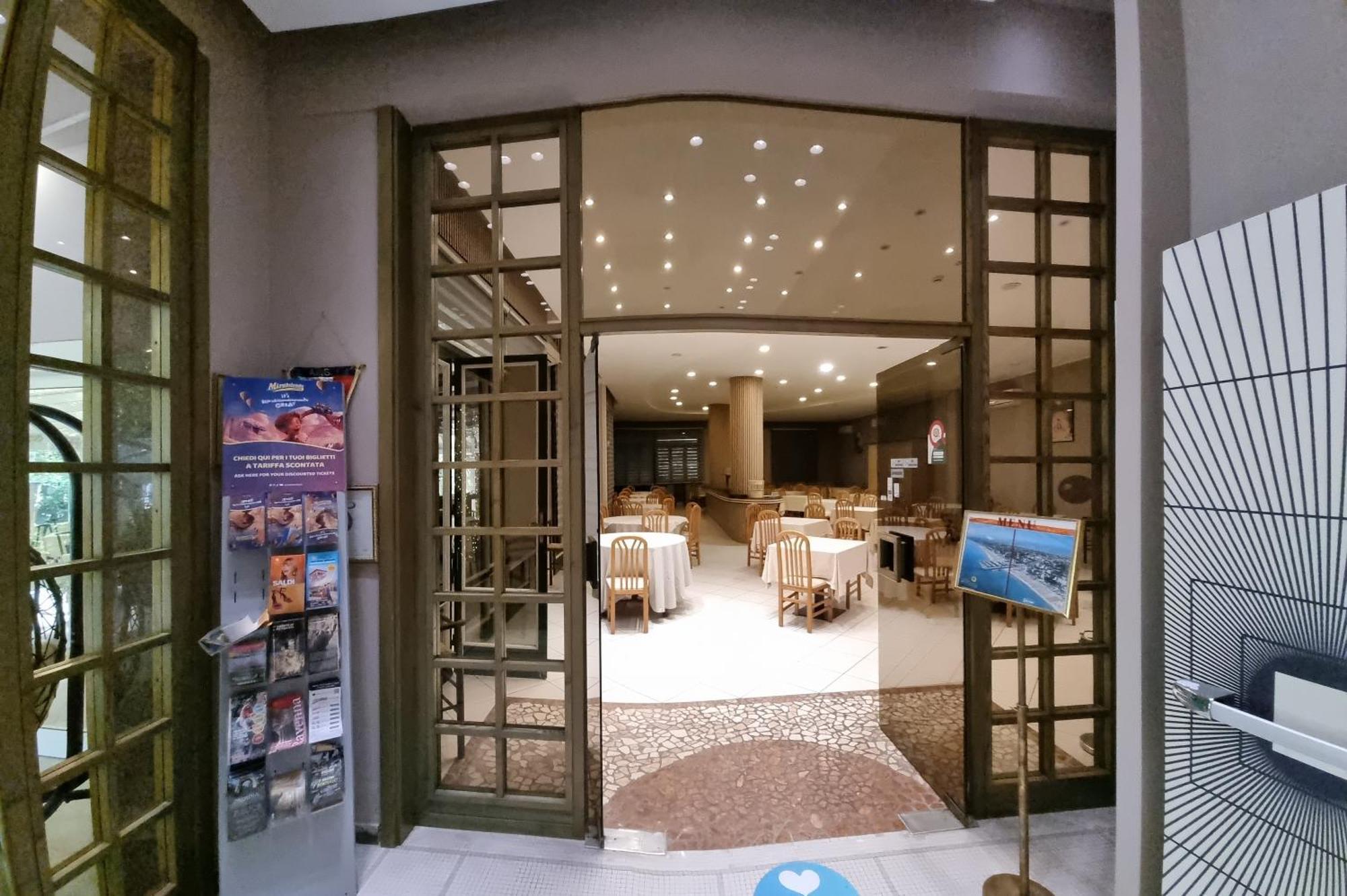 Hotel K2 Cervia 3 Stelle Sup Экстерьер фото